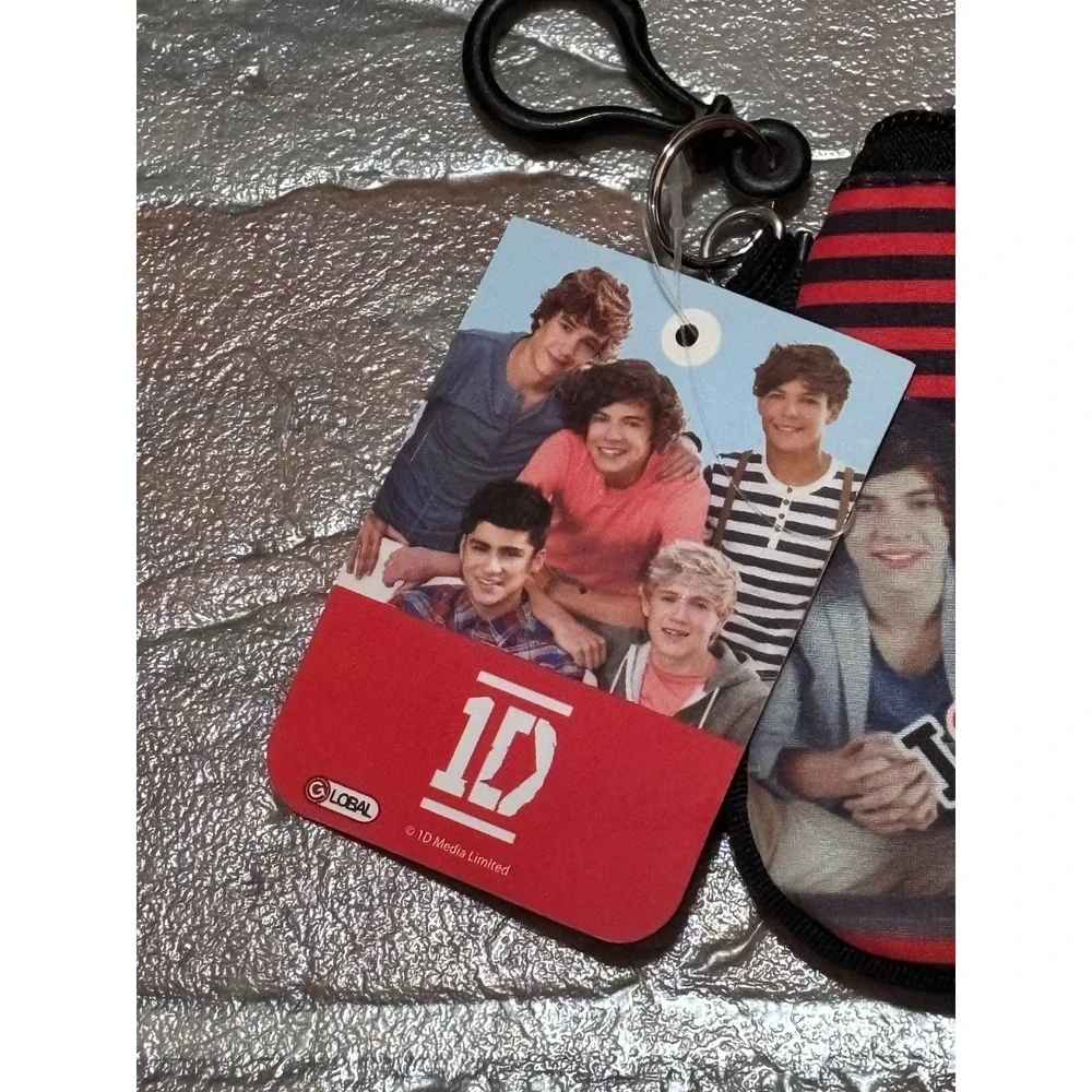One Direction 1D Coin Purse ID Holder Keychain Red Black Stripe 2013 NWT